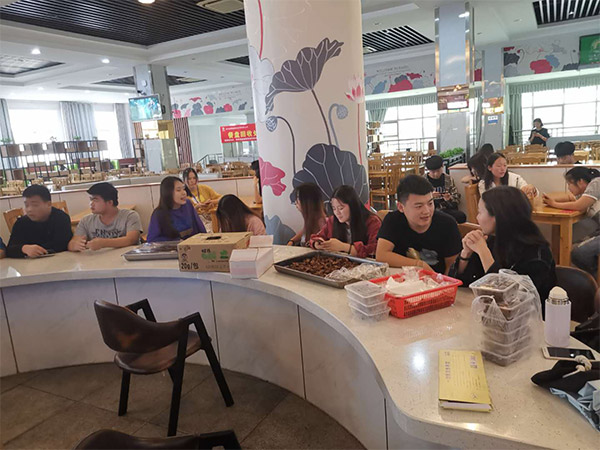 黃岡職院端午節(jié)包粽子活動(dòng)