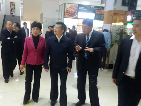 領導關懷教育廳陶廳長視察西苑餐廳